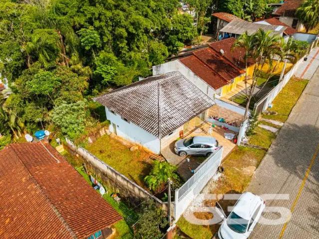 Casa / Sobrado para Venda em Joinville/SC Nova Brasília 5 Quartos