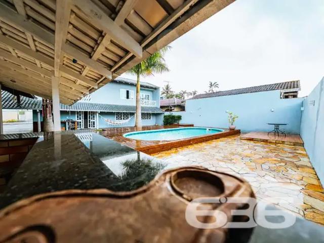 Casa / Sobrado para Venda em Joinville/SC Nova Brasília 5 Quartos