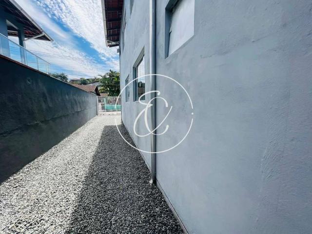Casa / Sobrado para Venda em Joinville/SC Nova Brasília 8 Quartos