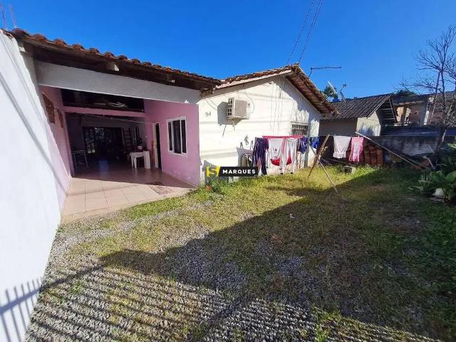 Casa / Sobrado para Venda em Joinville/SC Paranaguamirim 4 Quartos