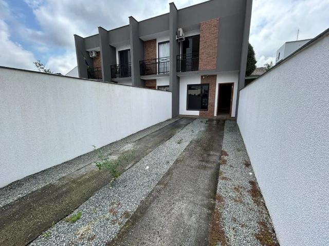 Casa / Sobrado para Venda em Joinville/SC Paranaguamirim 2 Quartos