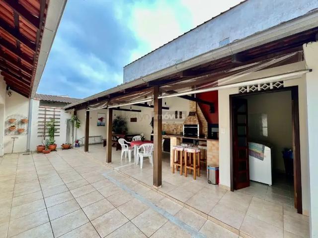Casa / Sobrado para Venda em Joinville/SC Petrópolis 3 Quartos