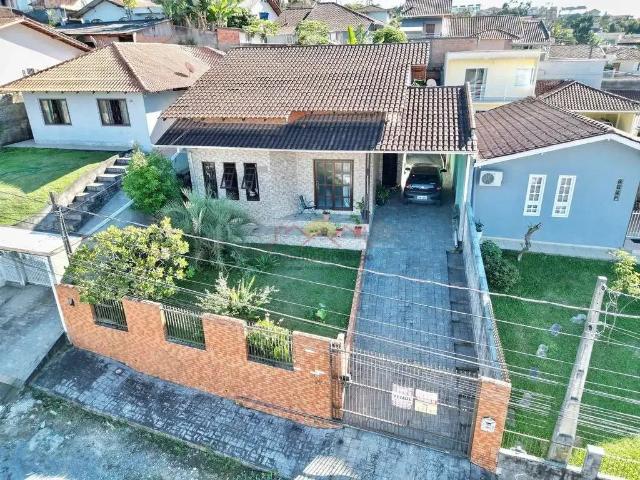 Casa / Sobrado para Venda em Joinville/SC Petrópolis 3 Quartos