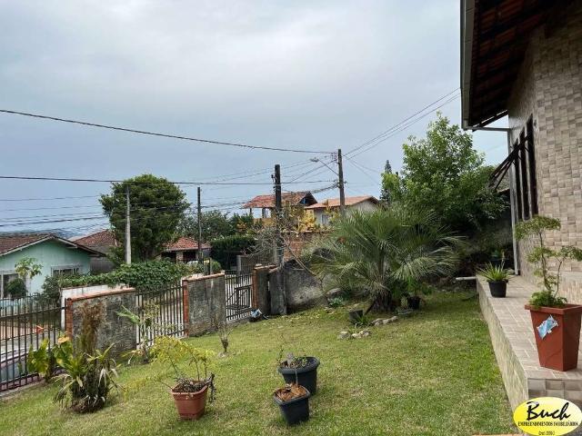 Casa / Sobrado para Venda em Joinville/SC Petrópolis 3 Quartos