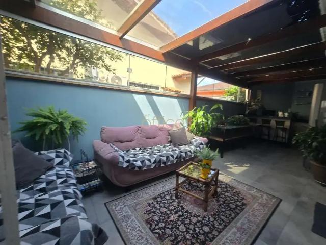 Casa / Sobrado para Venda em Joinville/SC Petrópolis 4 Quartos