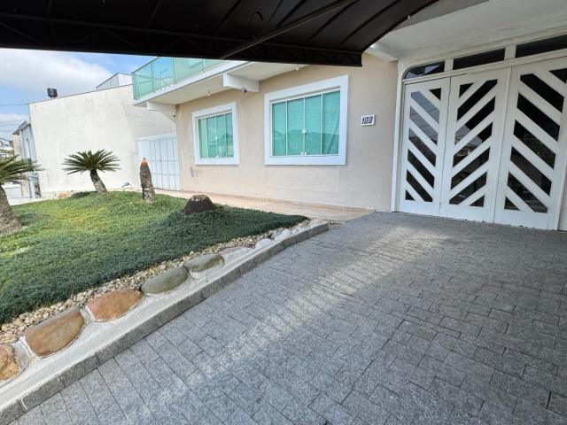 Casa / Sobrado para Venda em Joinville/SC Petrópolis 6 Quartos