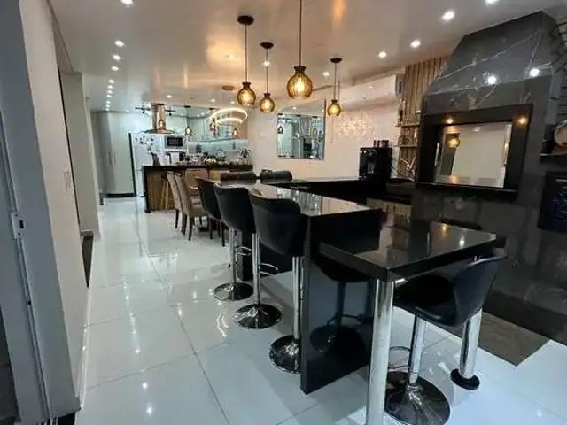 Casa / Sobrado para Venda em Joinville/SC Santa Catarina 5 Quartos
