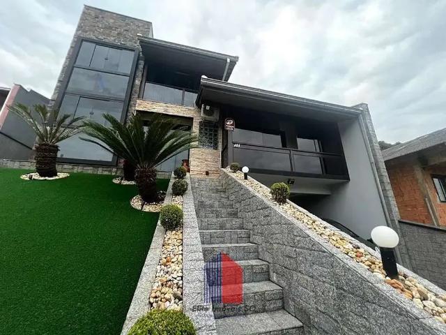 Casa / Sobrado para Venda em Joinville/SC Santa Catarina 6 Quartos