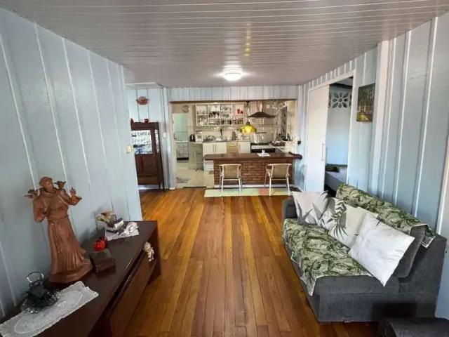 Casa / Sobrado para Venda em Joinville/SC Santo Antônio 4 Quartos