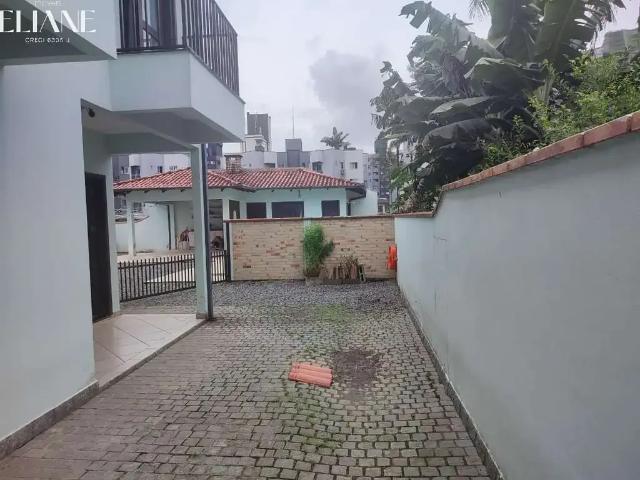 Casa / Sobrado para Venda em Joinville/SC Santo Antônio 4 Quartos