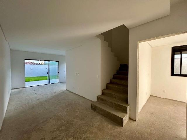 Casa / Sobrado para Venda em Joinville/SC Santo Antônio 4 Quartos