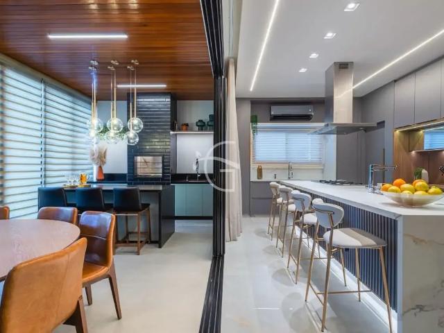 Casa / Sobrado para Venda em Joinville/SC Santo Antônio 4 Quartos