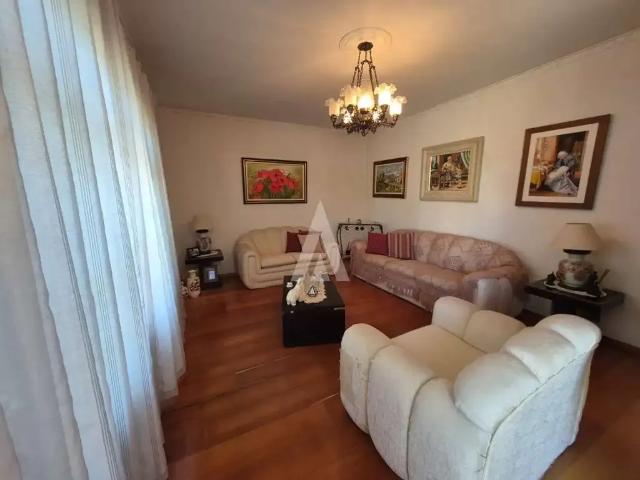 Casa / Sobrado para Venda em Joinville/SC Santo Antônio 5 Quartos