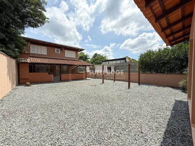 Casa / Sobrado para Venda em Joinville/SC Santo Antônio 5 Quartos