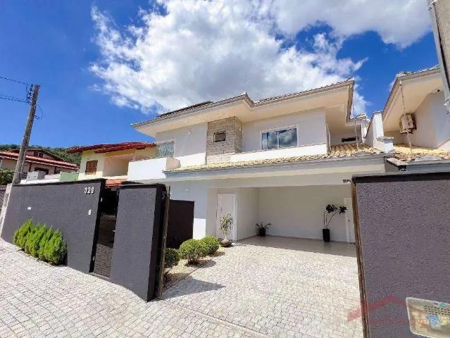 Casa / Sobrado para Venda em Joinville/SC Saguaçu 3 Quartos