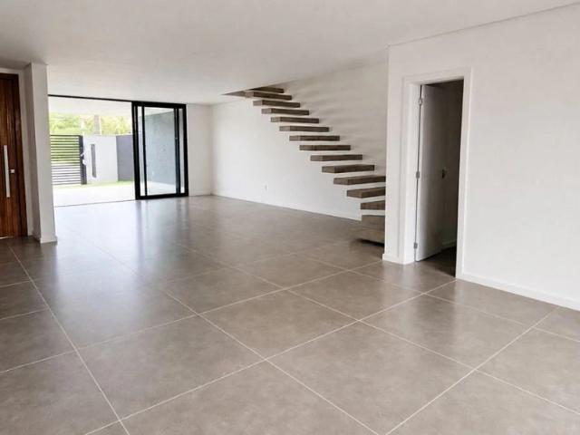 Casa / Sobrado para Venda em Joinville/SC Saguaçu 3 Quartos