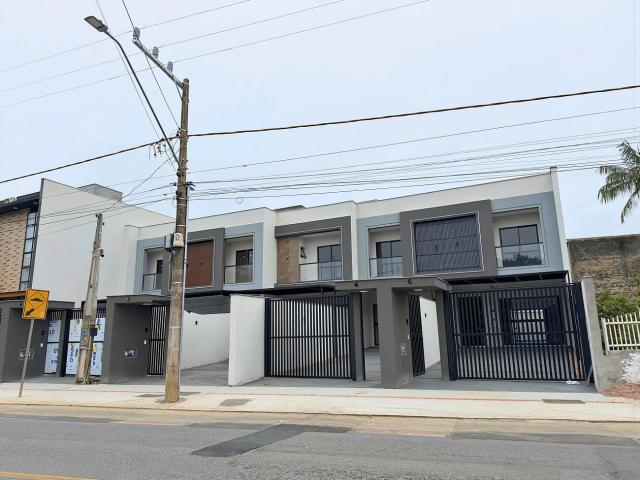 Casa / Sobrado para Venda em Joinville/SC Saguaçu 3 Quartos