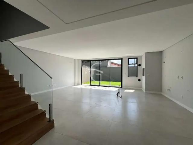 Casa / Sobrado para Venda em Joinville/SC Saguaçu 3 Quartos