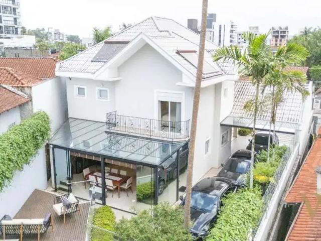 Casa / Sobrado para Venda em Joinville/SC Saguaçu 3 Quartos