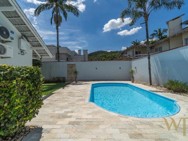 Casa / Sobrado para Venda em Joinville/SC Saguaçu 3 Quartos