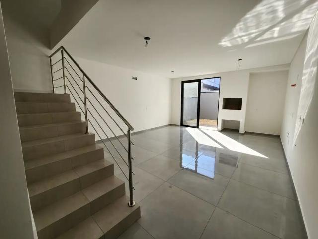 Casa / Sobrado para Venda em Joinville/SC Saguaçu 3 Quartos
