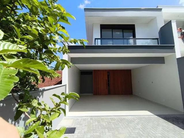 Casa / Sobrado para Venda em Joinville/SC Saguaçu 3 Quartos