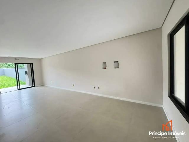 Casa / Sobrado para Venda em Joinville/SC Saguaçu 3 Quartos