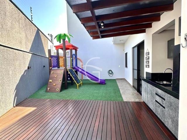 Casa / Sobrado para Venda em Joinville/SC Saguaçu 3 Quartos