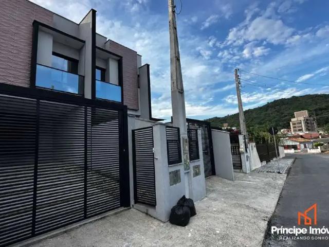 Casa / Sobrado para Venda em Joinville/SC Saguaçu 3 Quartos
