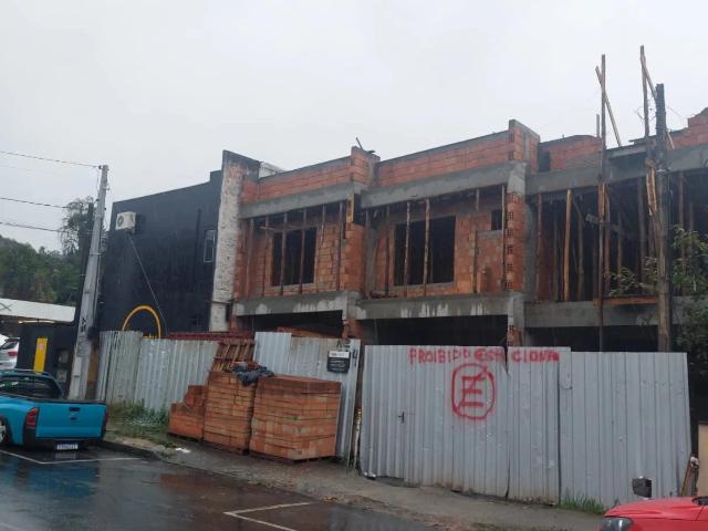 Casa / Sobrado para Venda em Joinville/SC Saguaçu 3 Quartos