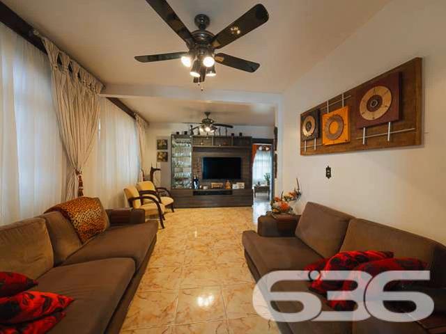 Casa / Sobrado para Venda em Joinville/SC Saguaçu 3 Quartos