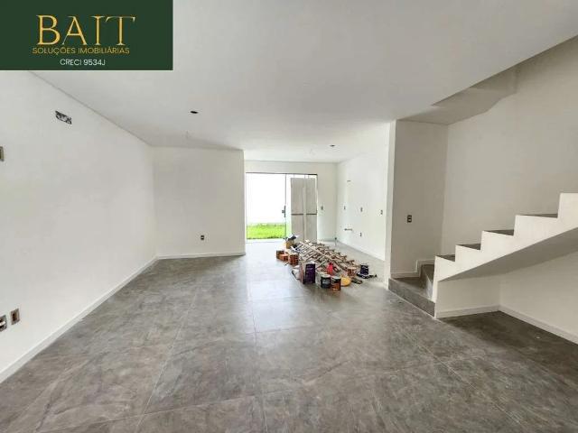Casa / Sobrado para Venda em Joinville/SC Saguaçu 3 Quartos