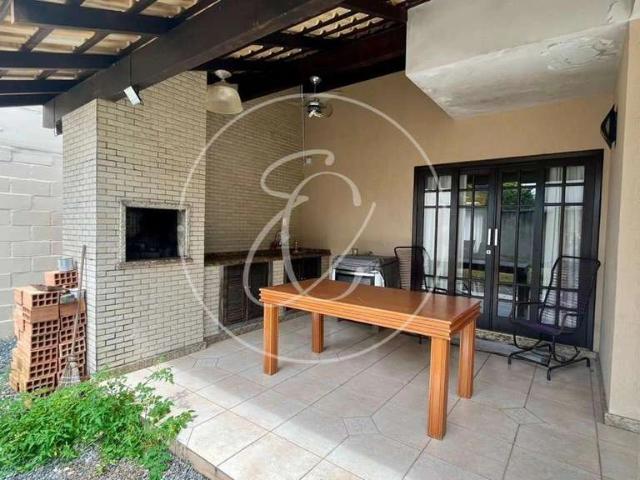 Casa / Sobrado para Venda em Joinville/SC Saguaçu 3 Quartos