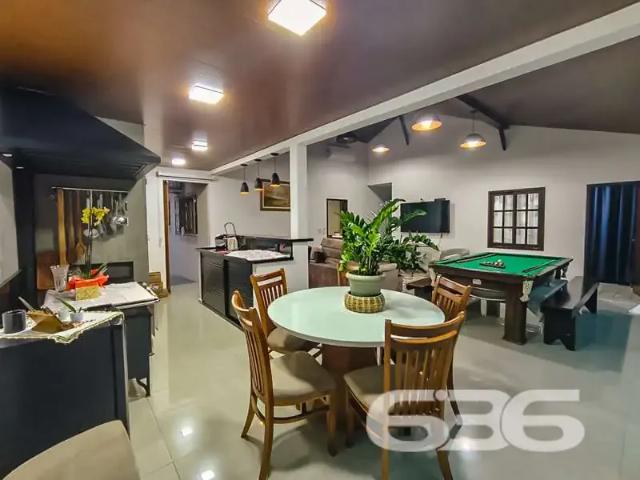 Casa / Sobrado para Venda em Joinville/SC Saguaçu 4 Quartos