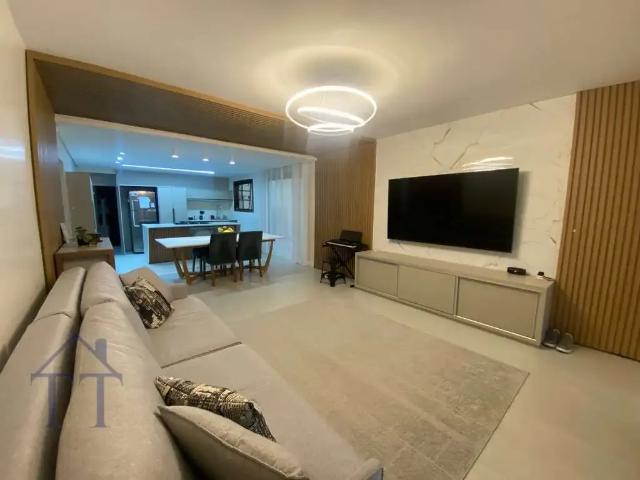 Casa / Sobrado para Venda em Joinville/SC Saguaçu 4 Quartos
