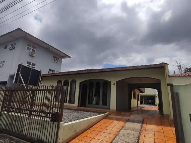 Casa / Sobrado para Venda em Joinville/SC Saguaçu 4 Quartos