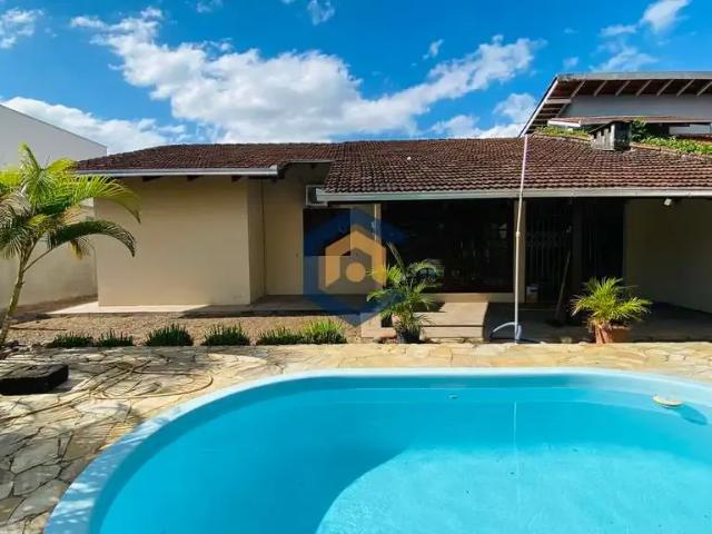 Casa / Sobrado para Venda em Joinville/SC Saguaçu 4 Quartos