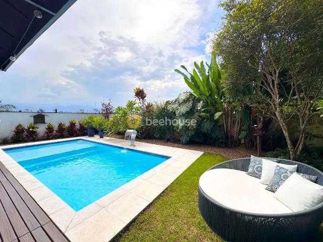 Casa / Sobrado para Venda em Joinville/SC Saguaçu 4 Quartos
