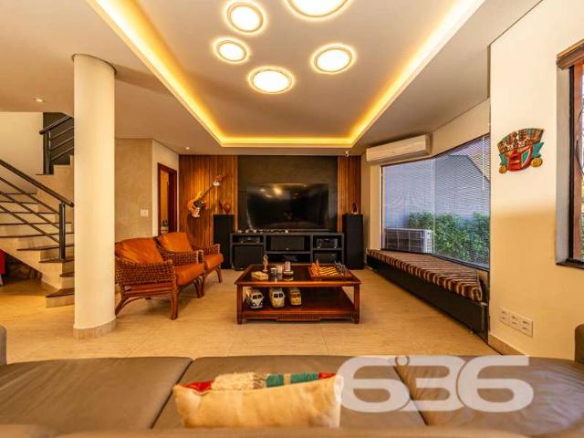 Casa / Sobrado para Venda em Joinville/SC Saguaçu 5 Quartos