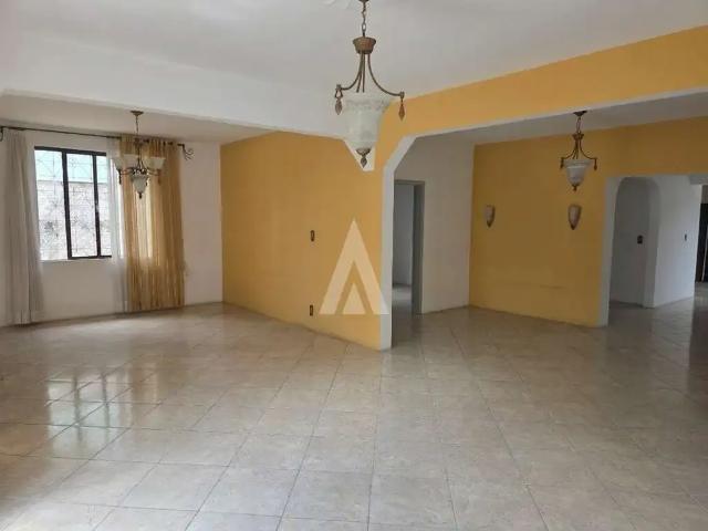 Casa / Sobrado para Venda em Joinville/SC Saguaçu 5 Quartos