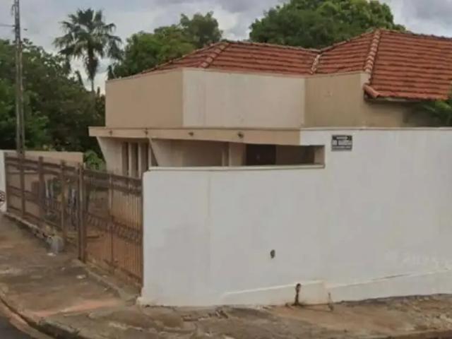 Casa / Sobrado para Venda em José Bonifácio/SP Centro