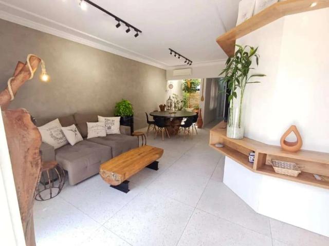 Casa / Sobrado para Venda em Jundiaí/SP Jardim da Fonte 3 Quartos