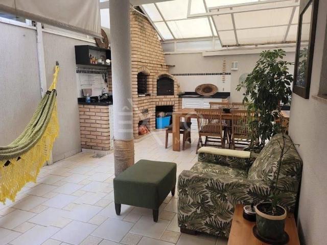 Casa / Sobrado para Venda em Jundiaí/SP Jardim Shangai 3 Quartos