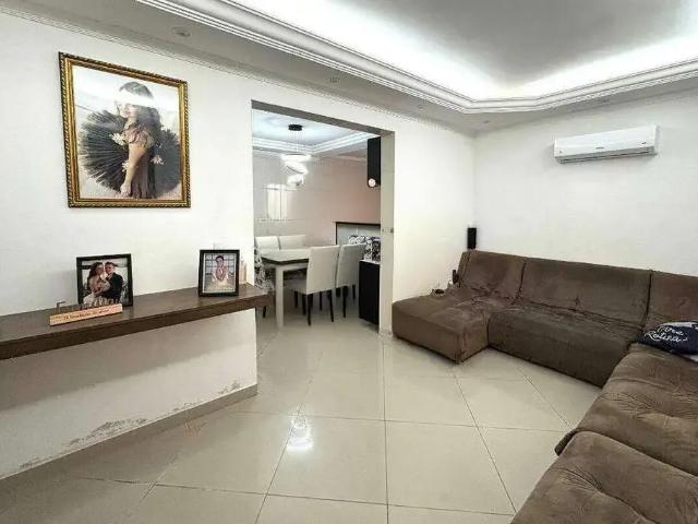 Casa / Sobrado para Venda em Jundiaí/SP Vila M Genoveva 3 Quartos