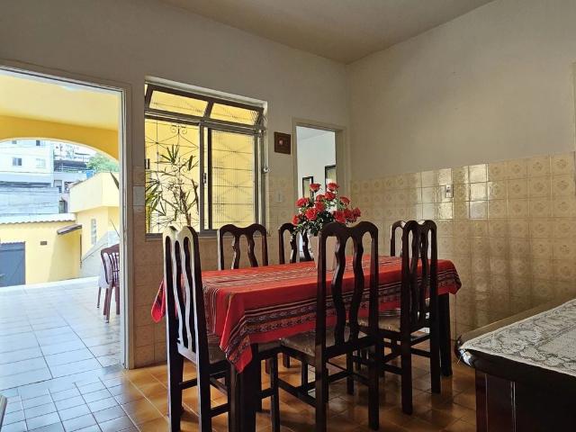 Casa / Sobrado para Venda em Juiz de Fora/MG Teixeiras 4 Quartos
