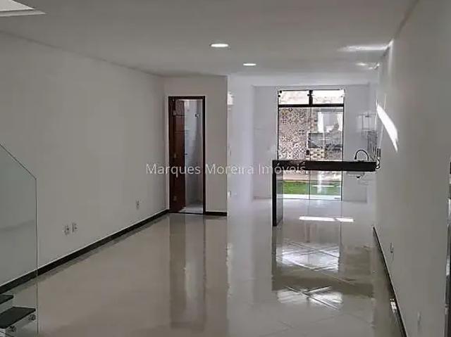 Casa / Sobrado para Venda em Juiz de Fora/MG Aeroporto 3 Quartos