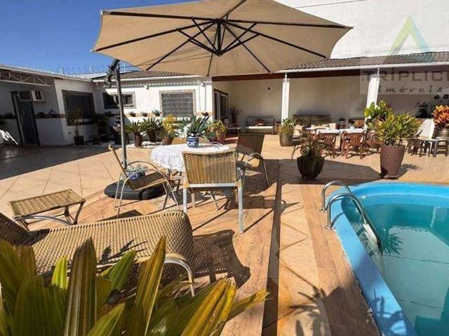 Casa / Sobrado para Venda em Juiz de Fora/MG Aeroporto 3 Quartos