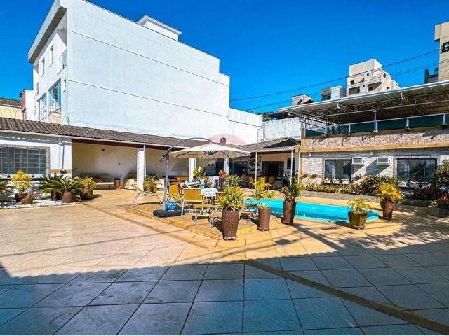 Casa / Sobrado para Venda em Juiz de Fora/MG Aeroporto 3 Quartos