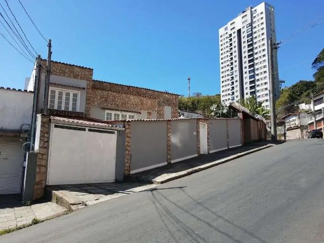 Casa / Sobrado para Venda em Juiz de Fora/MG Bom Pastor 3 Quartos