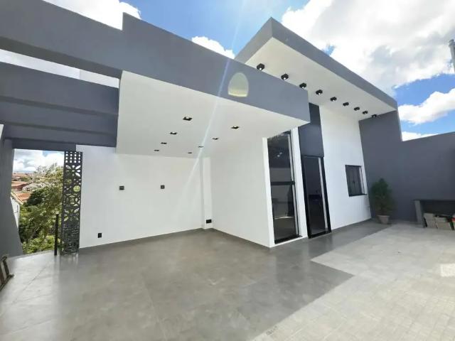 Casa / Sobrado para Venda em Juiz de Fora/MG Borboleta 3 Quartos